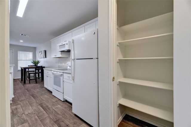 9716 Sugar Hill DR A, Austin, TX 78748