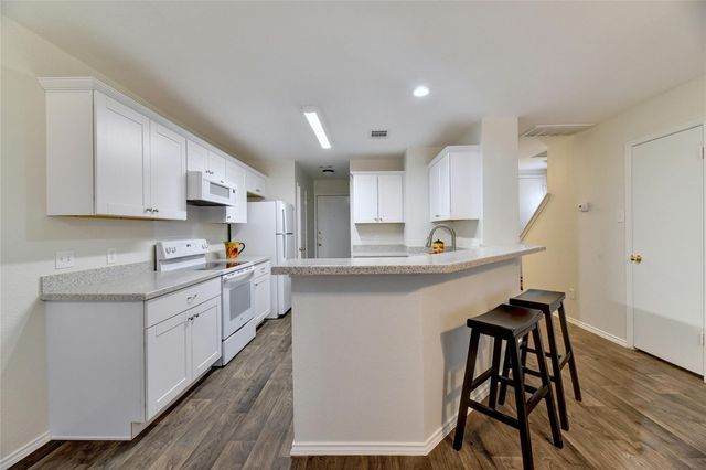 9716 Sugar Hill DR A, Austin, TX 78748