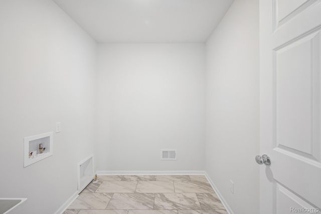 416 Hidden River, Holly Township, MI 48442