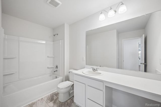 416 Hidden River, Holly Township, MI 48442