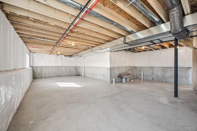 416 Hidden River, Holly Township, MI 48442