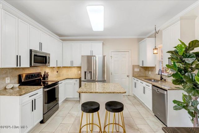 201 Sarazen Drive, Clayton, NC 27527
