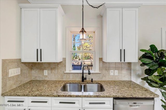 201 Sarazen Drive, Clayton, NC 27527