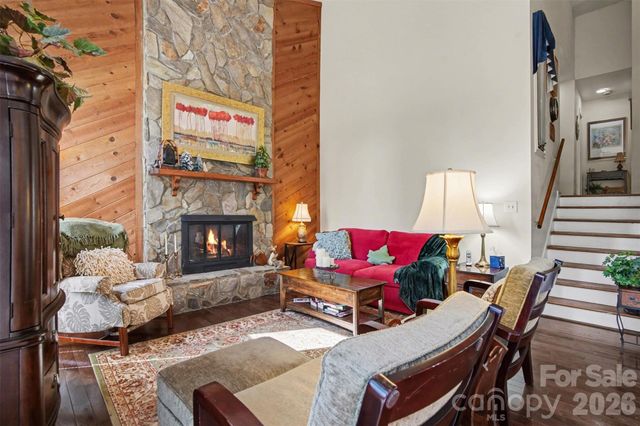 8968 St Croix Lane, Charlotte, NC 28277