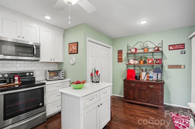 8968 St Croix Lane, Charlotte, NC 28277