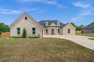 19383 Ridge Point Cir, Lindale, TX 75771