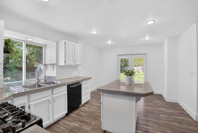 4413 E Moody Ln, Mead, WA 99021