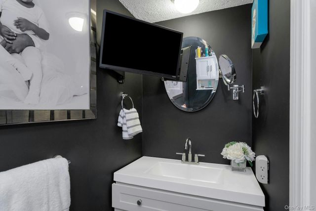 53 Villa Drive, Peekskill, NY 10566