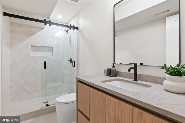 5011 FULTON ST NW, Washington, DC 20016