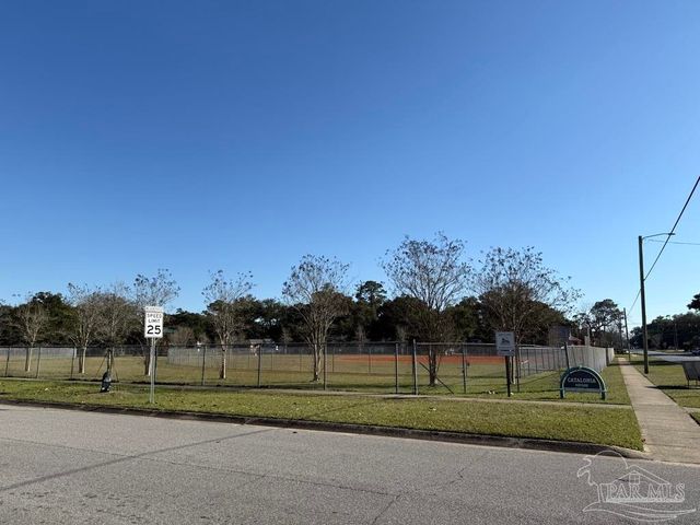 1202 E Yonge St, Pensacola, FL 32503