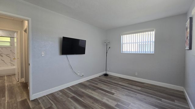 5815 Cleveland Street, Hollywood, FL 33021