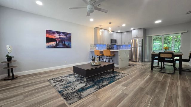 5815 Cleveland Street, Hollywood, FL 33021