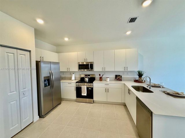 2767 SE 25th Ave, Homestead, FL 33035