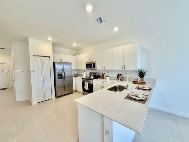 2767 SE 25th Ave, Homestead, FL 33035