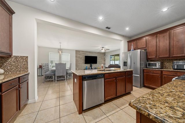 2121 AVIAN LOOP, Kissimmee, FL 34741