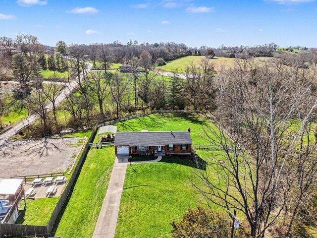 9668 Licking Pike, Alexandria, KY 41001