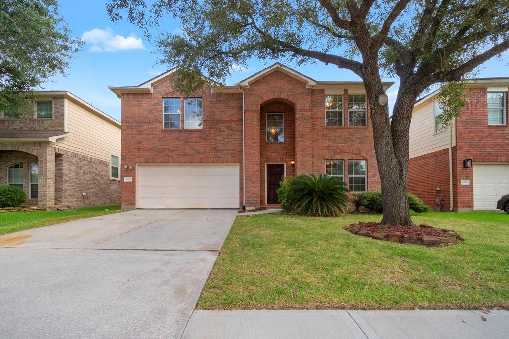11822 Green Willow Falls Drive, Tomball, TX 77375