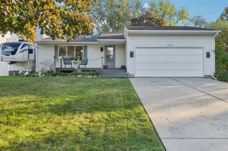 3154 Lake Drive, Highland, MI 48356