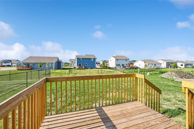 2209 White Oak Lane, Granger, IA 50109