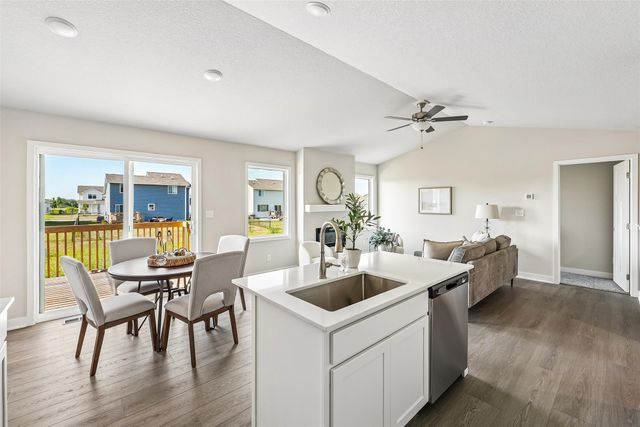2209 White Oak Lane, Granger, IA 50109