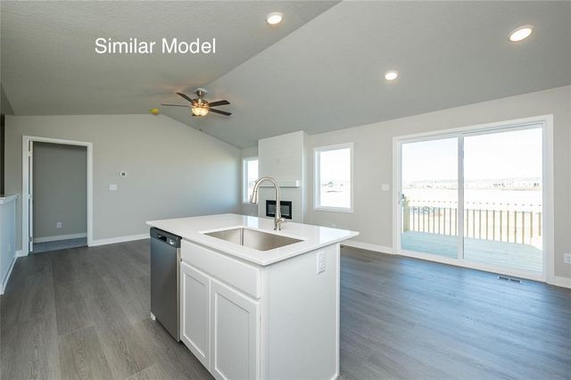 2209 White Oak Lane, Granger, IA 50109