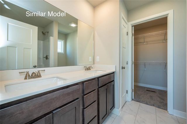 2209 White Oak Lane, Granger, IA 50109