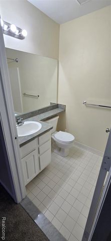 1240 University Drive, Pontiac, MI 48342