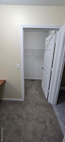 1240 University Drive, Pontiac, MI 48342