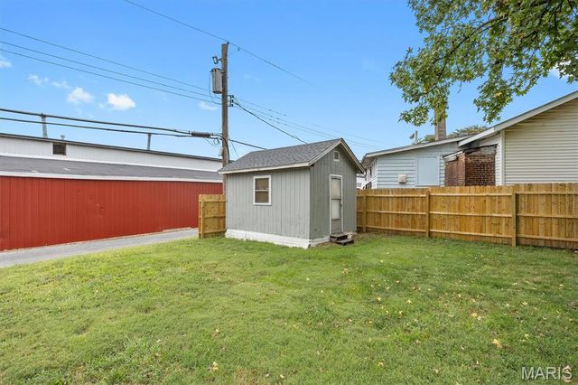 203 S 14th Street, Belleville, IL 62220