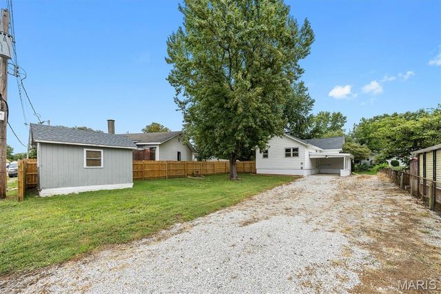 203 S 14th Street, Belleville, IL 62220