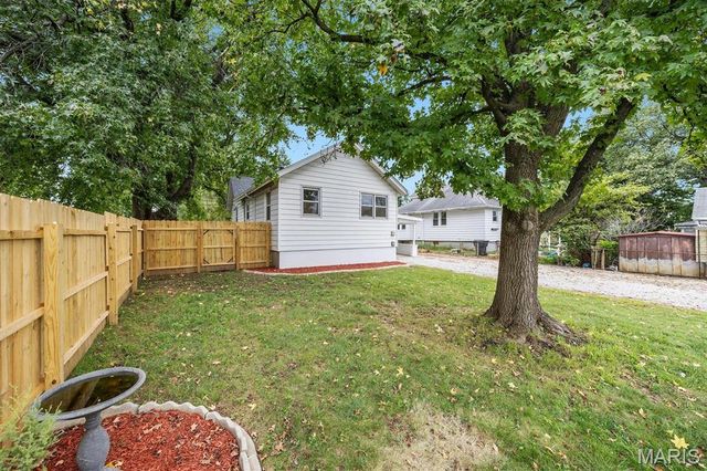 203 S 14th Street, Belleville, IL 62220