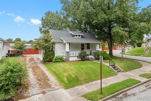 203 S 14th Street, Belleville, IL 62220