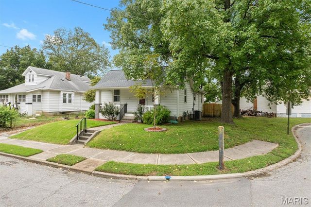 203 S 14th Street, Belleville, IL 62220