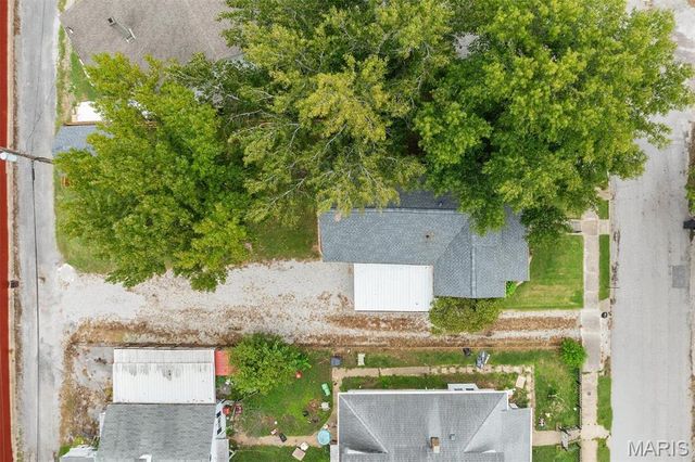 203 S 14th Street, Belleville, IL 62220