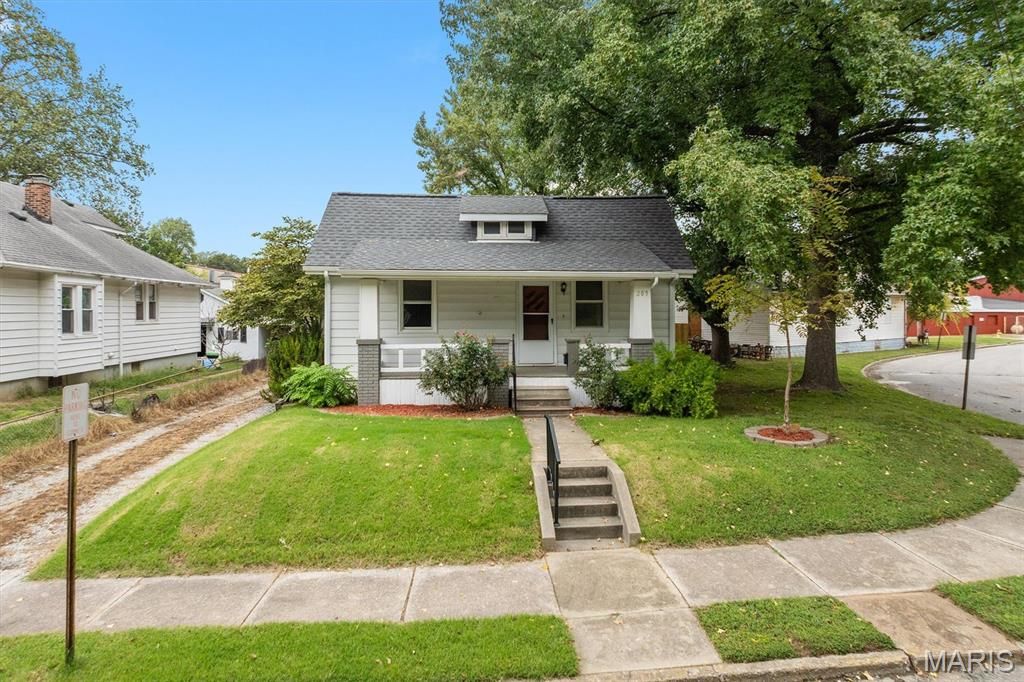 203 S 14th Street, Belleville, IL 62220