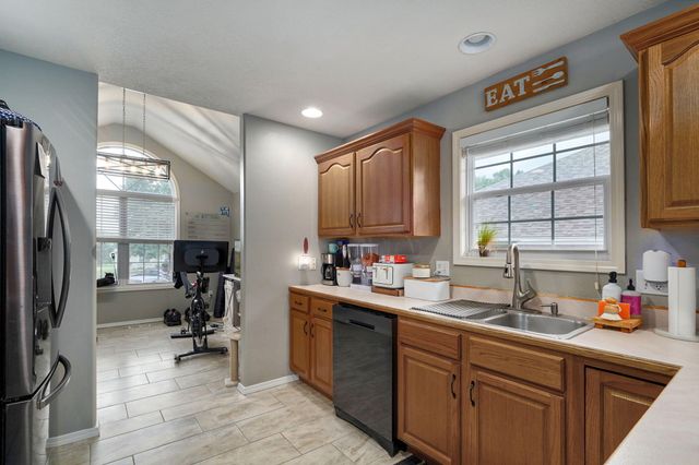 514 Chapel Hill Court, Nixa, MO 65714