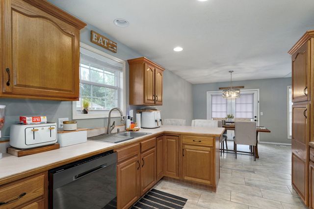 514 Chapel Hill Court, Nixa, MO 65714