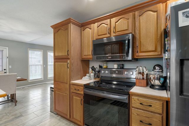 514 Chapel Hill Court, Nixa, MO 65714
