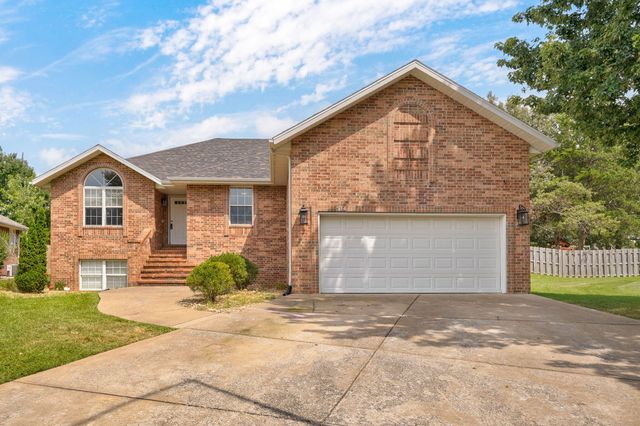514 Chapel Hill Court, Nixa, MO 65714