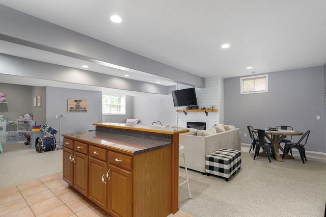 514 Chapel Hill Court, Nixa, MO 65714