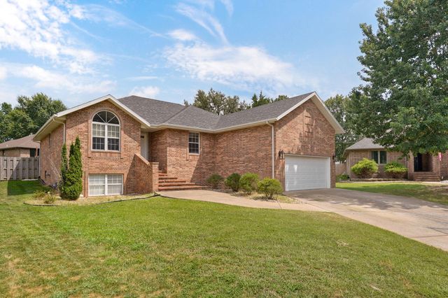 514 Chapel Hill Court, Nixa, MO 65714