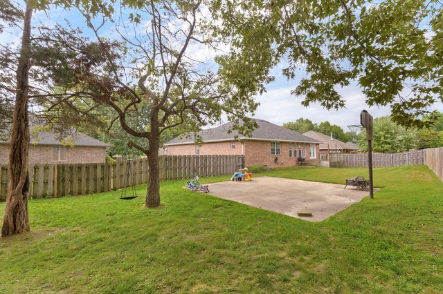 514 Chapel Hill Court, Nixa, MO 65714