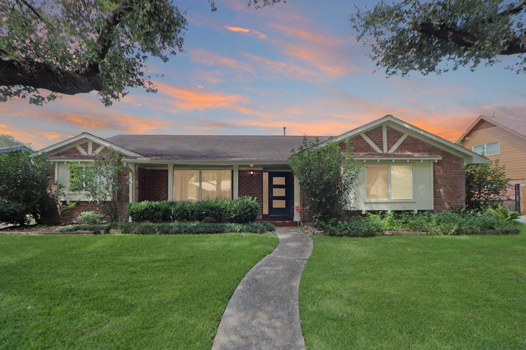 5818 Paisley Street, Houston, TX 77096