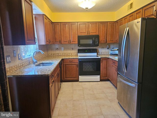 B 2 CARVER PL, Lawrenceville, NJ 08648