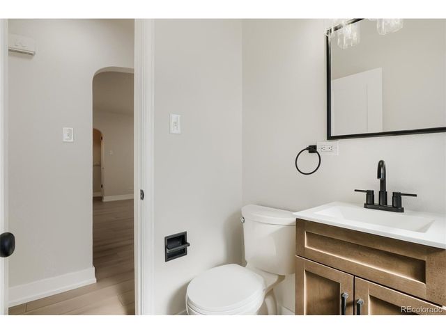 1558 Spruce St, Denver, CO 80220