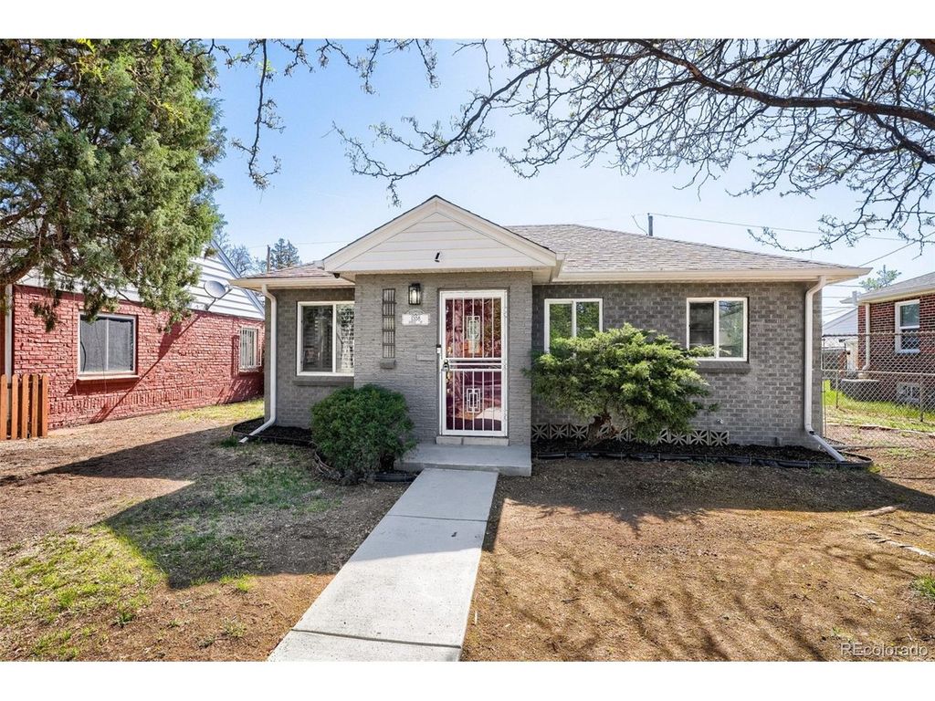 1558 Spruce St, Denver, CO 80220