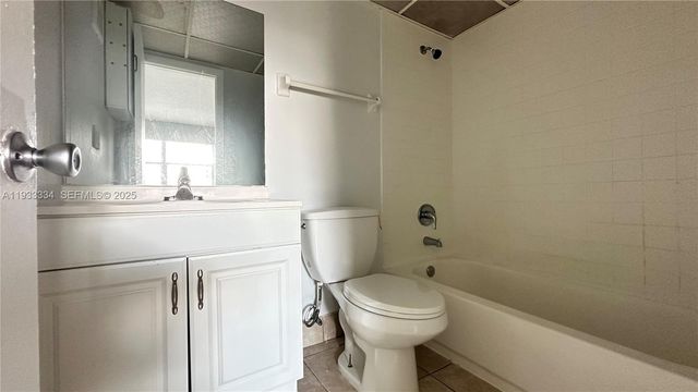 8020 Fairview Dr 108, Tamarac, FL 33321