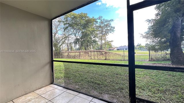 8020 Fairview Dr 108, Tamarac, FL 33321