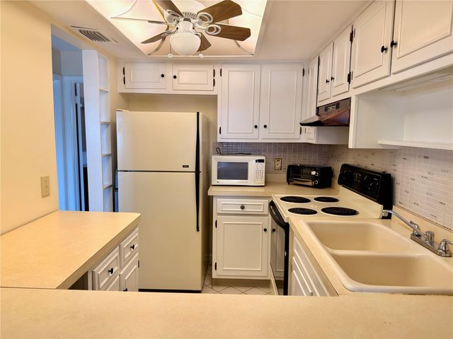 4747 AZALEA DRIVE 231, New Port Richey, FL 34652
