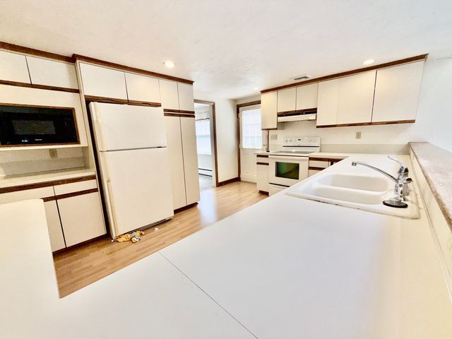 87 Hinckley Circle, Barnstable, MA 02655